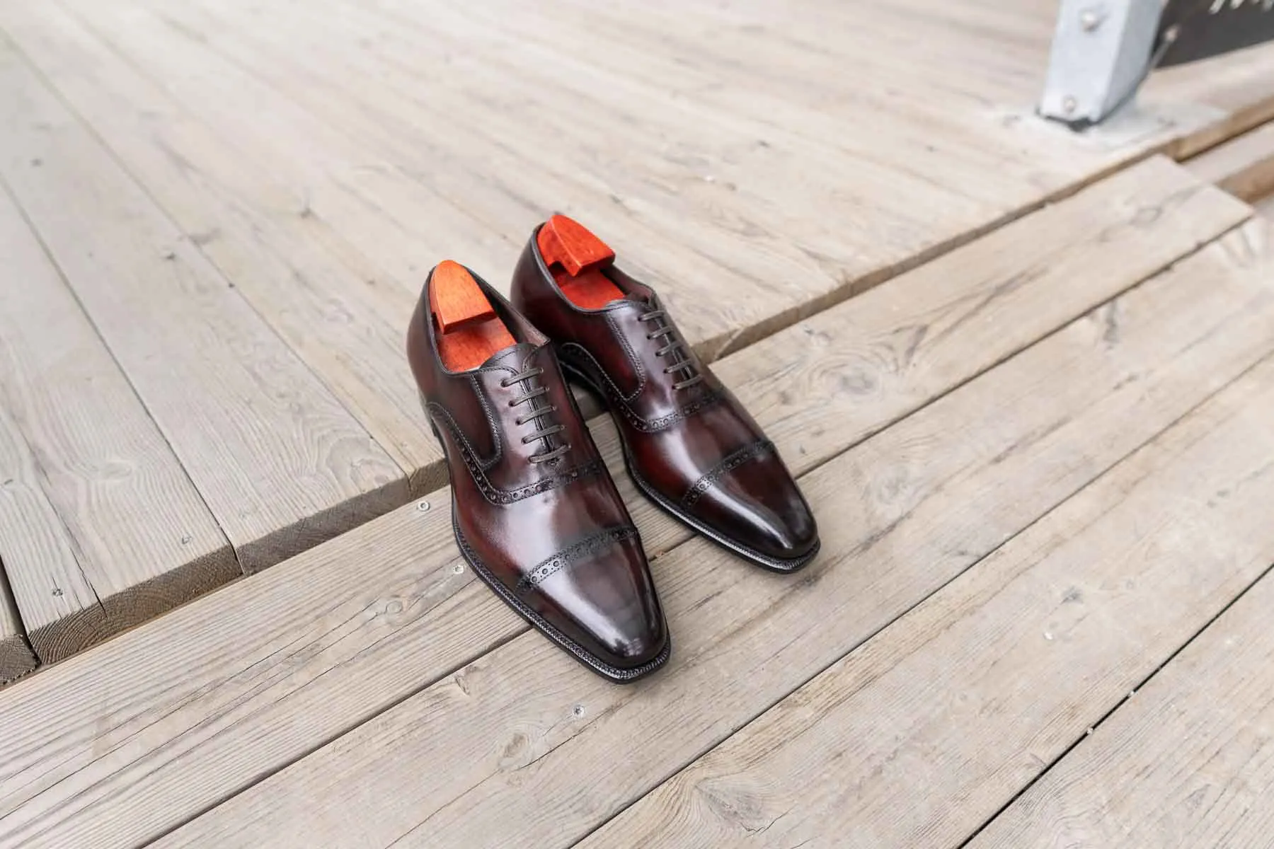 Carlos Santos 8213 Quarter Brogue In Bordo Shadow Patina