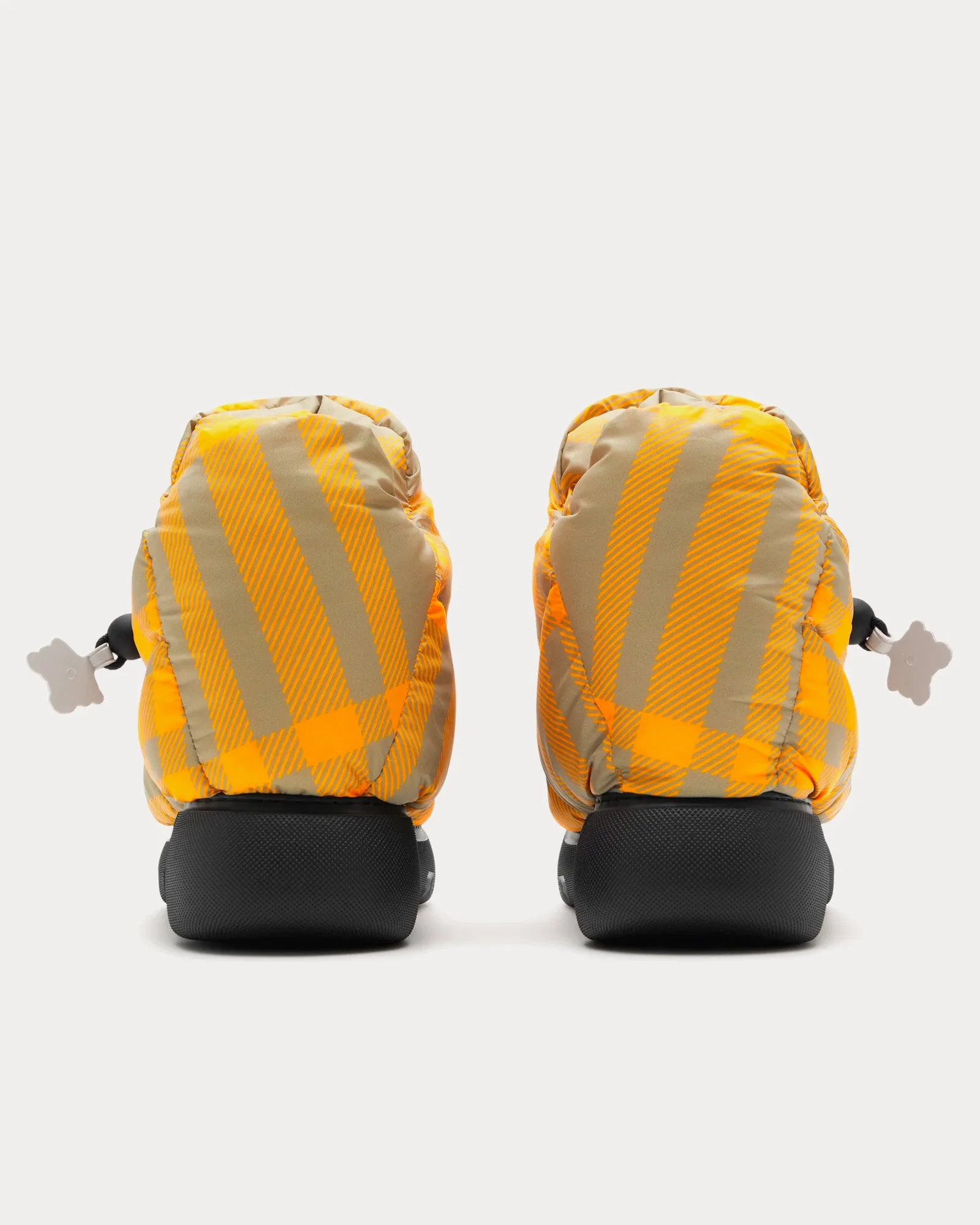 Check Pillow Hunter Boots