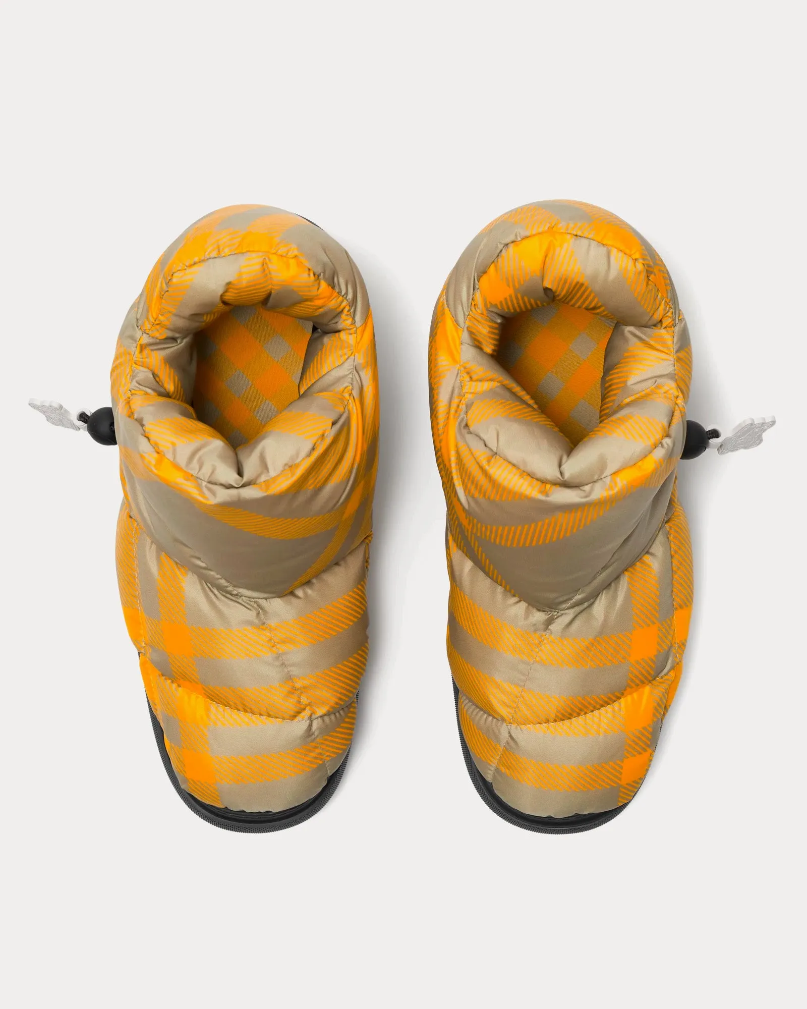 Check Pillow Hunter Boots