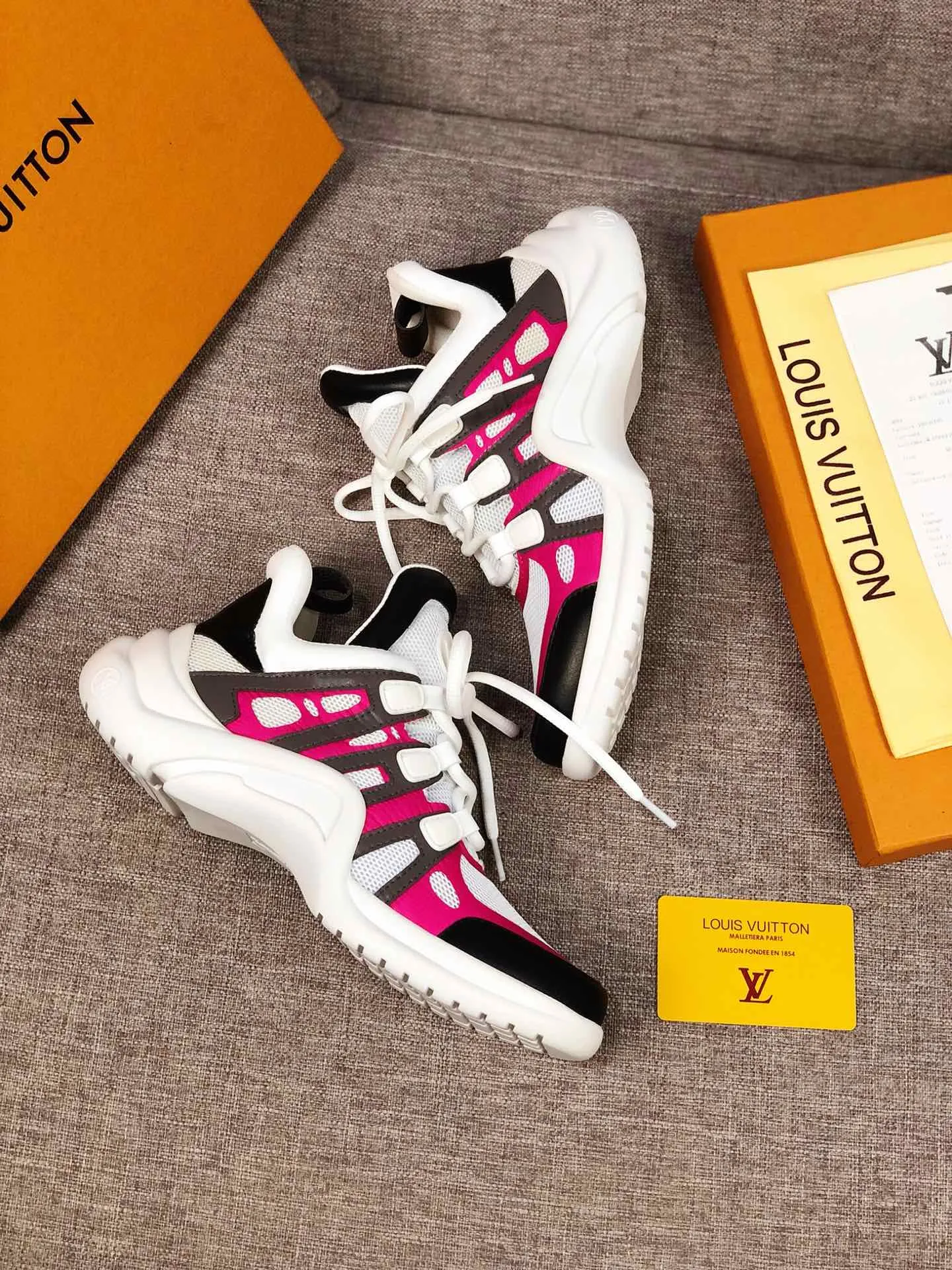 EI -LUV Archlight Pink White Black Sneaker