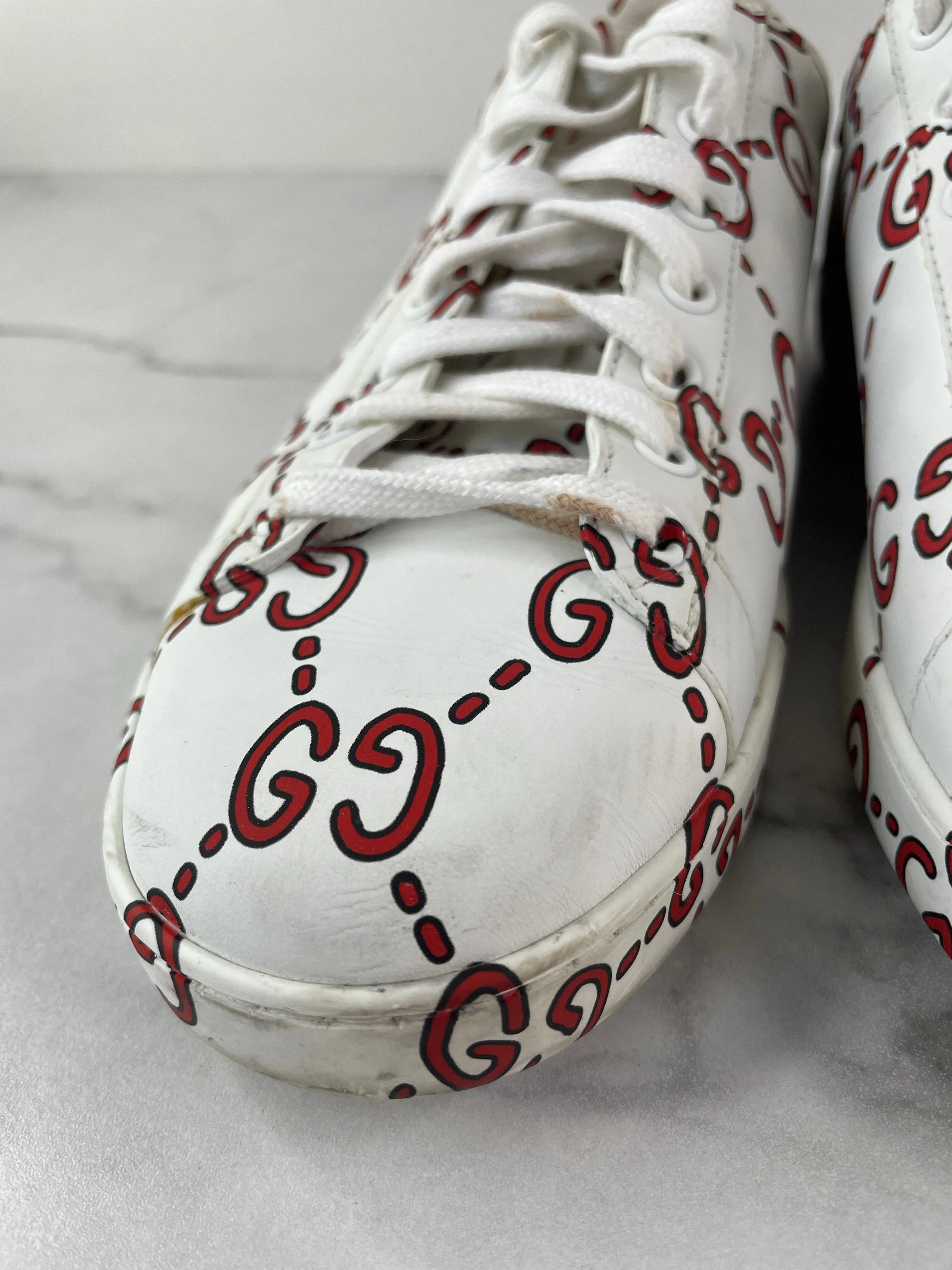 GUCCI Women’s White/Red Leather GG Ghost Ace Sneakers Size 40