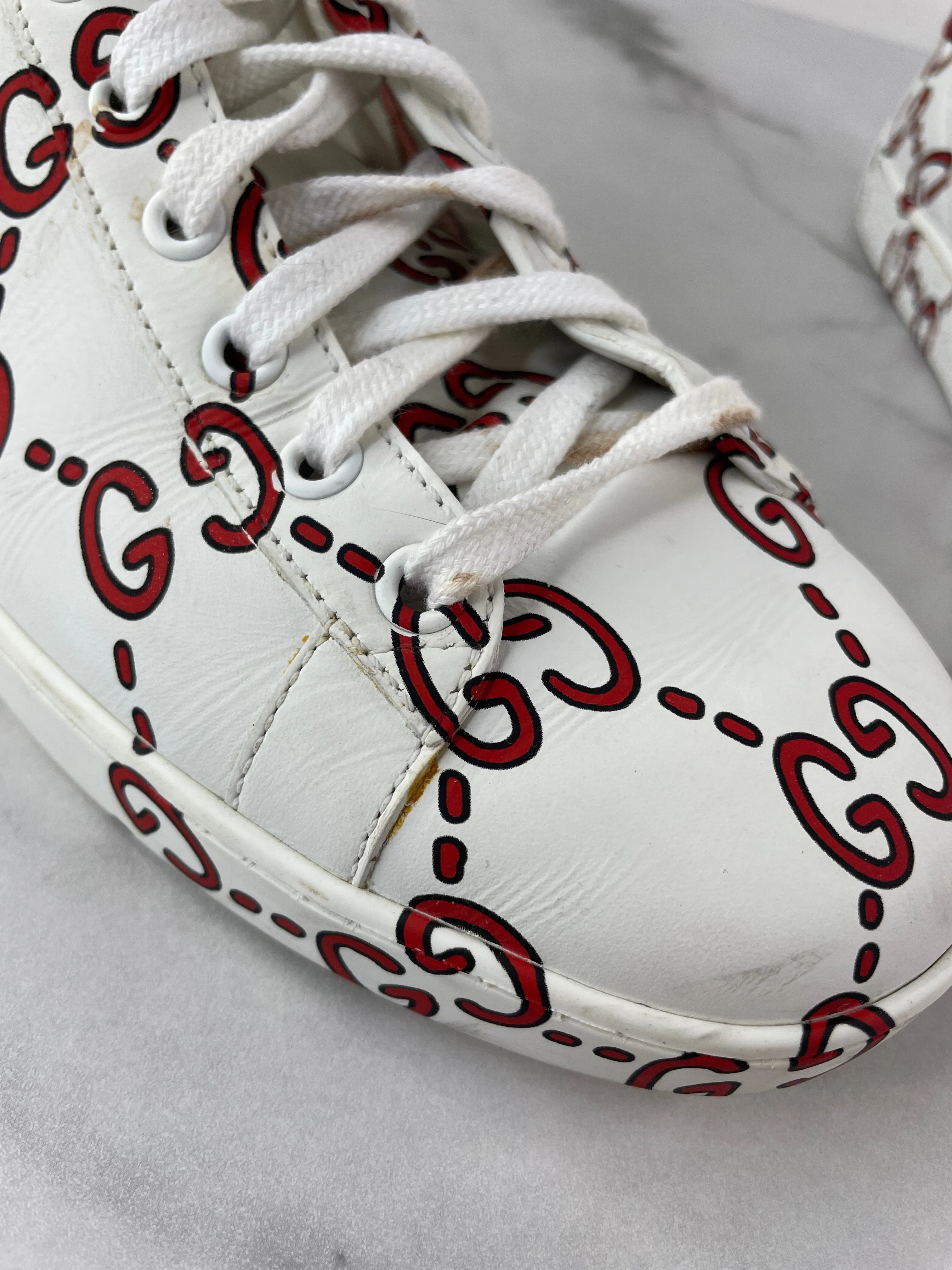 GUCCI Women’s White/Red Leather GG Ghost Ace Sneakers Size 40