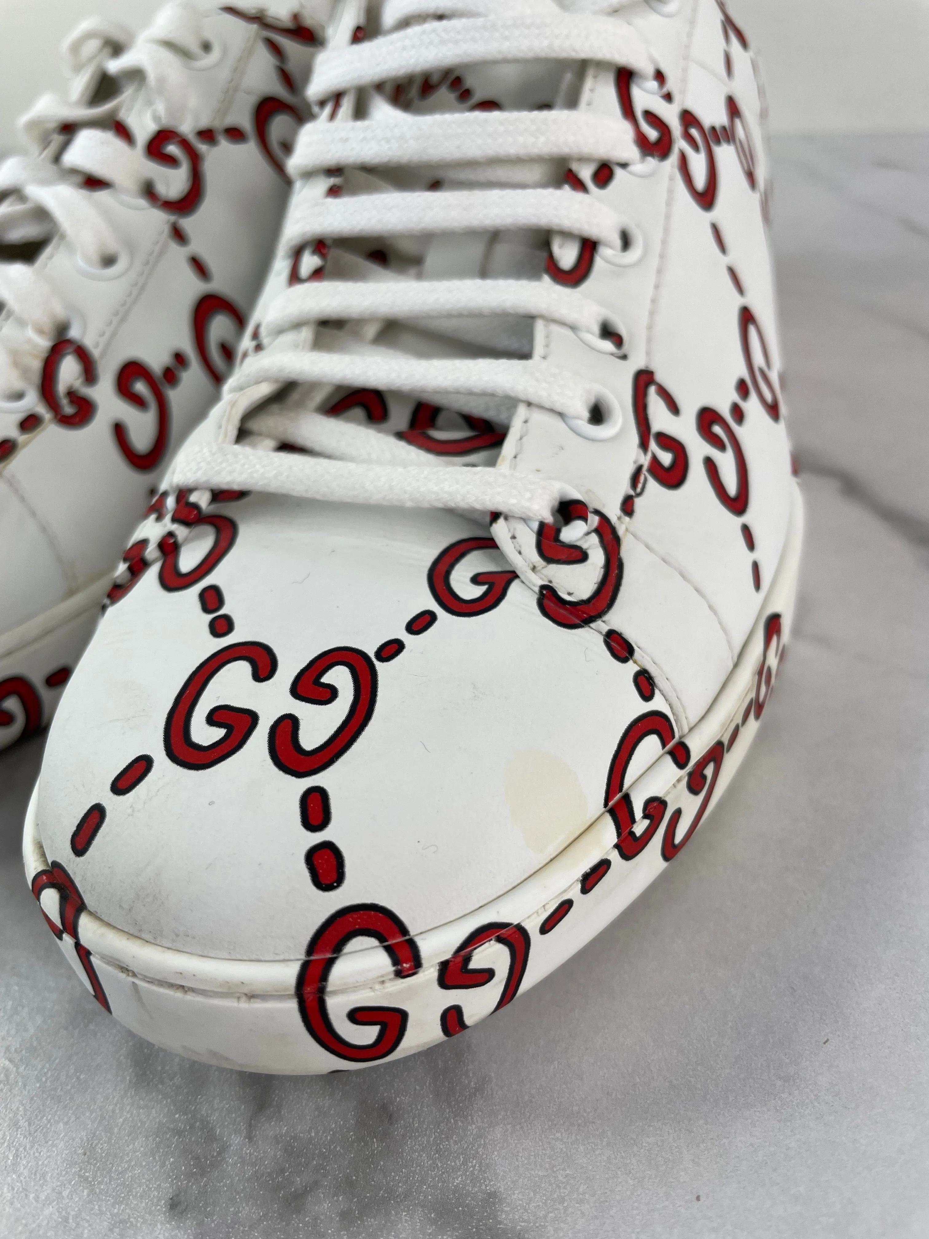 GUCCI Women’s White/Red Leather GG Ghost Ace Sneakers Size 40