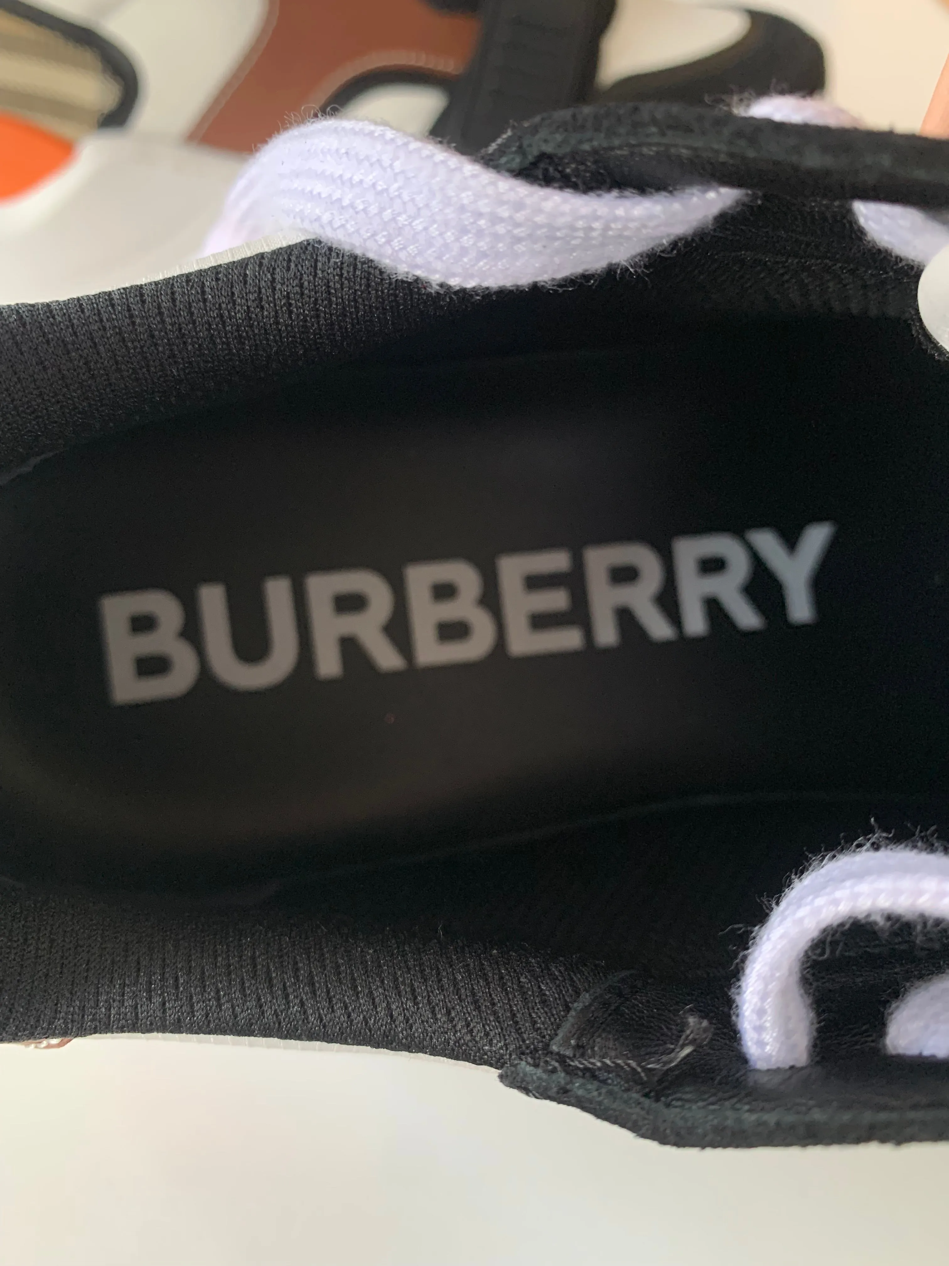 <b>BURBERRY </b> <br>Ramsey Sneakers 41