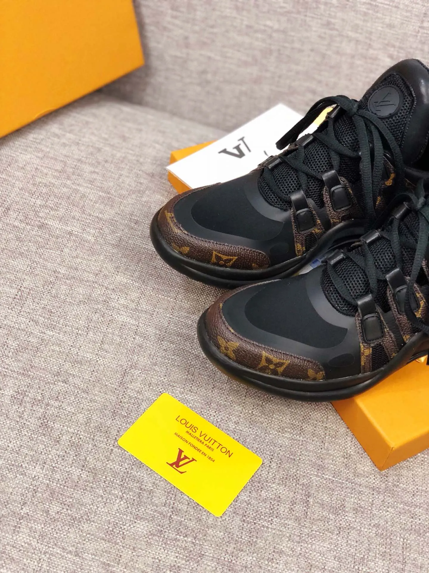 PT - LUV Archlight Black Brown Sneaker