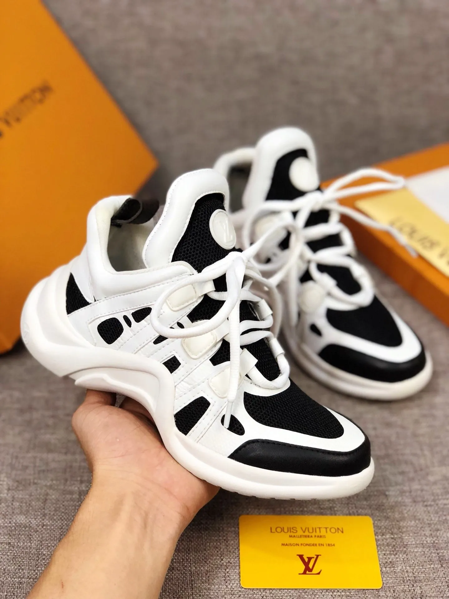 PT - LUV Archlight Black White Sneaker