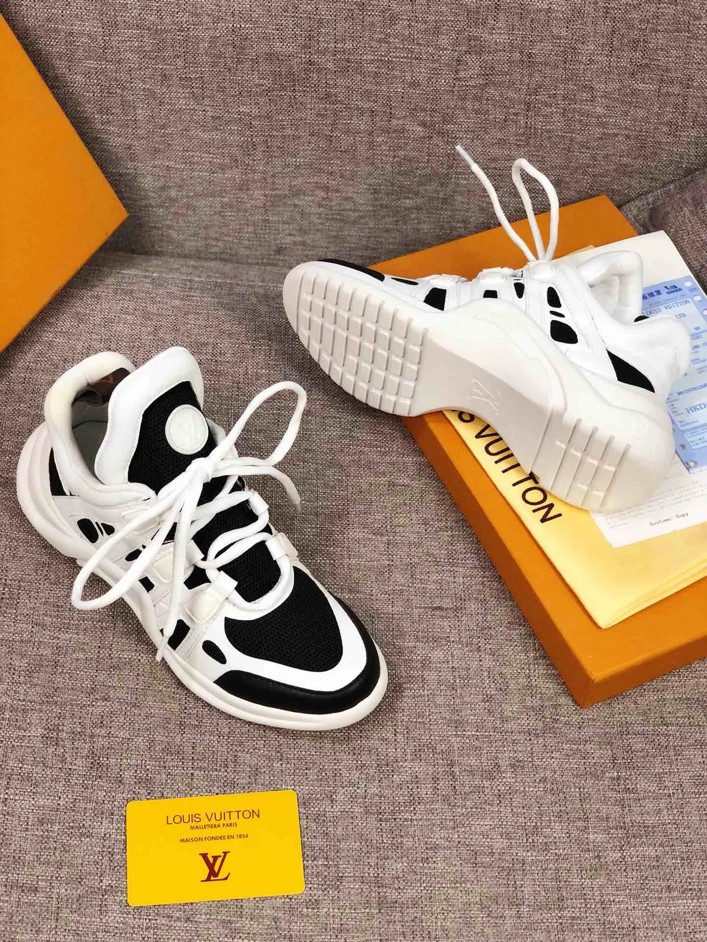 PT - LUV Archlight Black White Sneaker