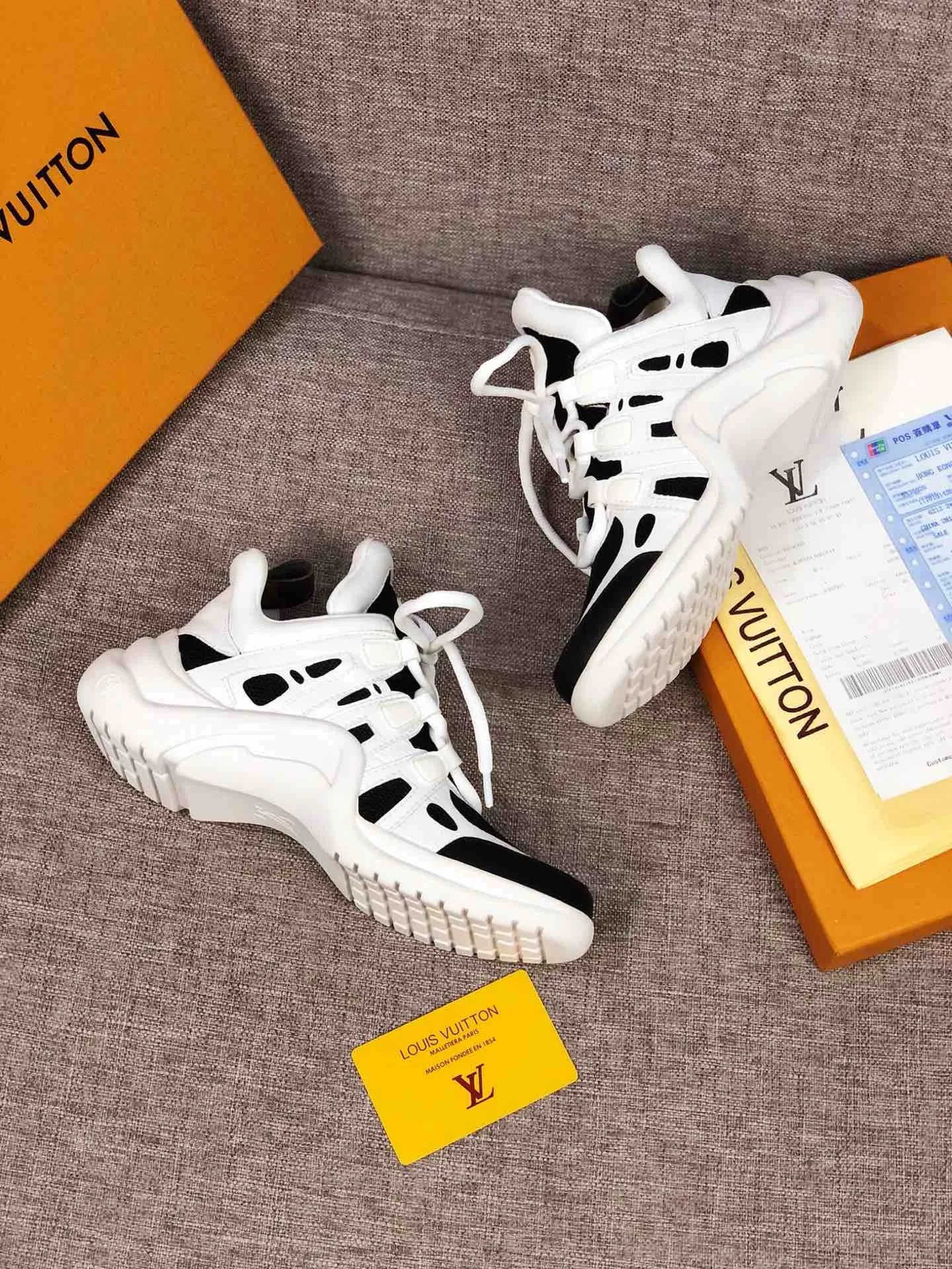 PT - LUV Archlight Black White Sneaker