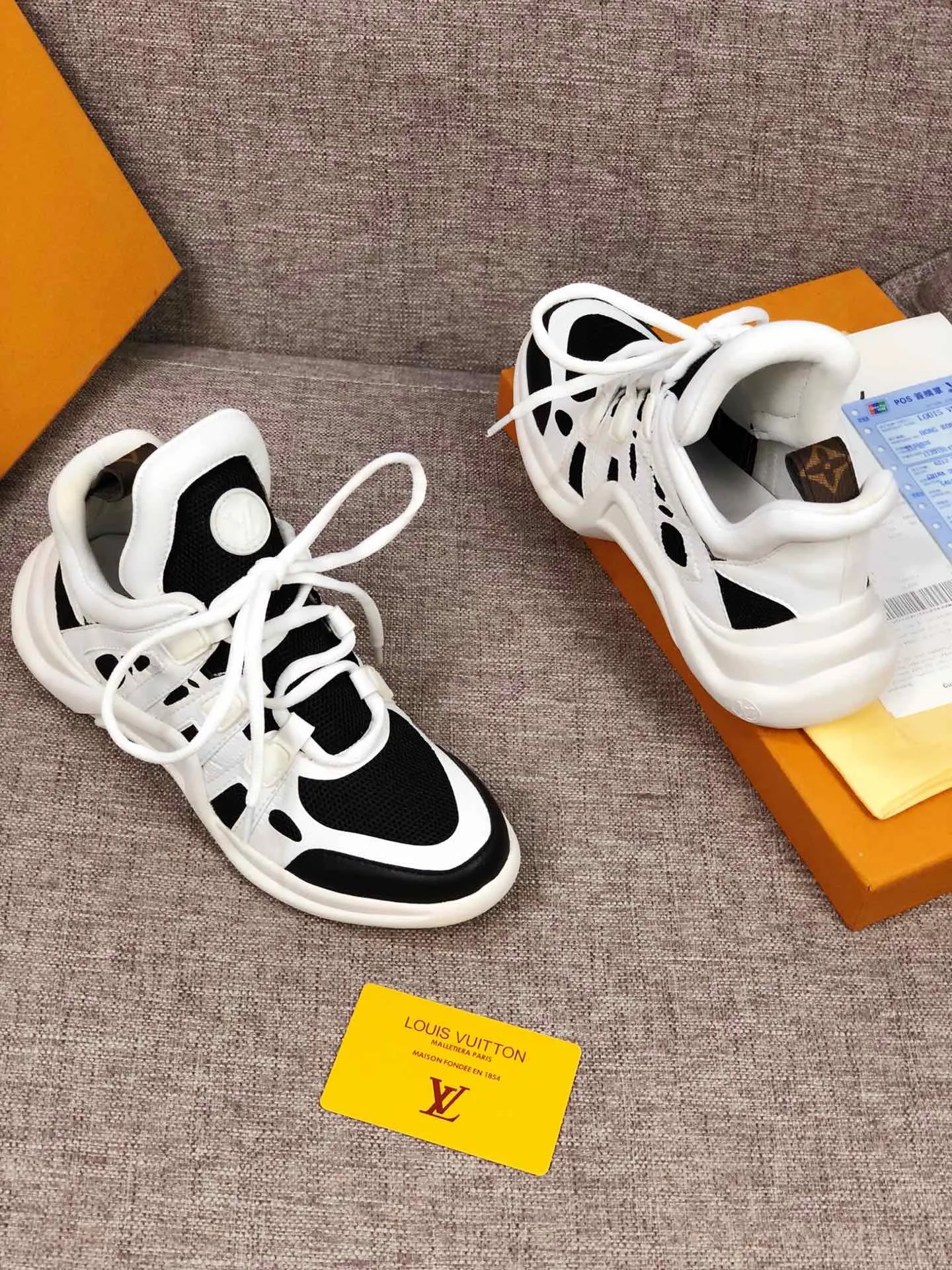 PT - LUV Archlight Black White Sneaker