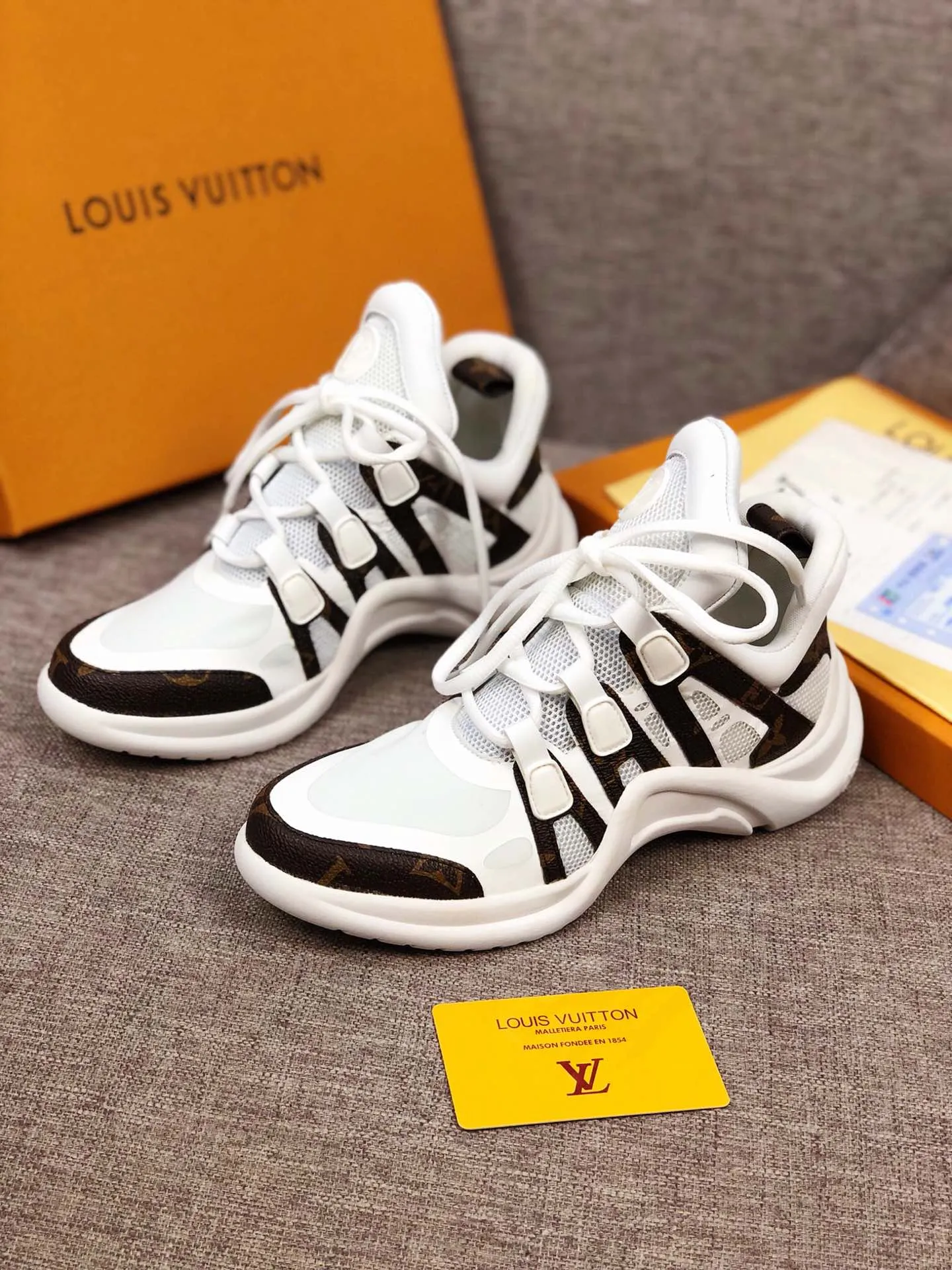 PT - LUV Archlight White Brown Sneaker